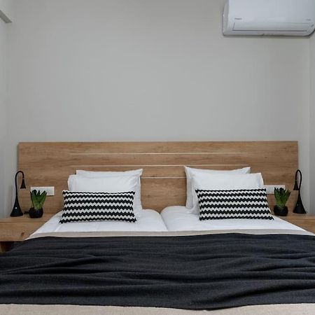 Stylish Abode Under Acropolis W/ Sunny Courtyard! Lägenhet Aten Exteriör bild